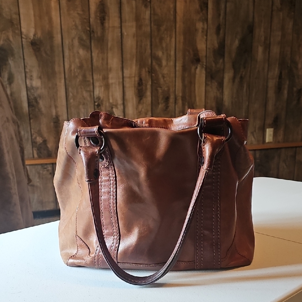 FRYE AND CO Melissa Brown Leather Shoulder Bag Timeless Design